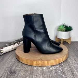 *Top Shop | Black leather Oval Heeled Side Zip Ankle Booties Size 37/6.5